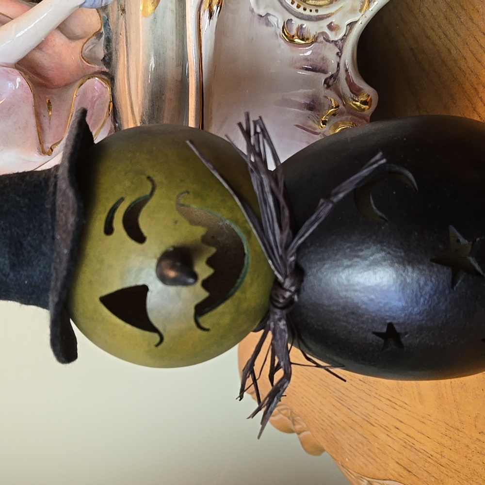 Primitive handmade Gourd witch votive halloween figure - Picture 6 of 6